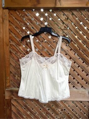 Ivory Lace Trim Satin Camisole with Bow Accent 🤍